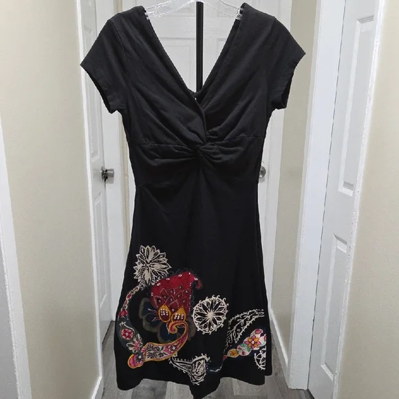 Desigual Black 100% Cotton Beaded Dress | V-Neck Embroidered Floral Art Mini - Picture 2 of 10